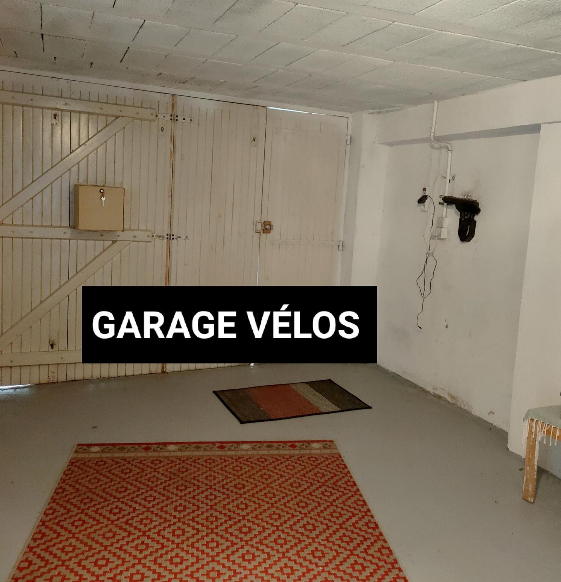 "Les Chacobins" - Appart'Etape Avec Garage Velos La Réole Eksteriør bilde